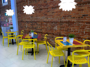 Sweet-Lics-Yogurt-Shop-Interior-Design